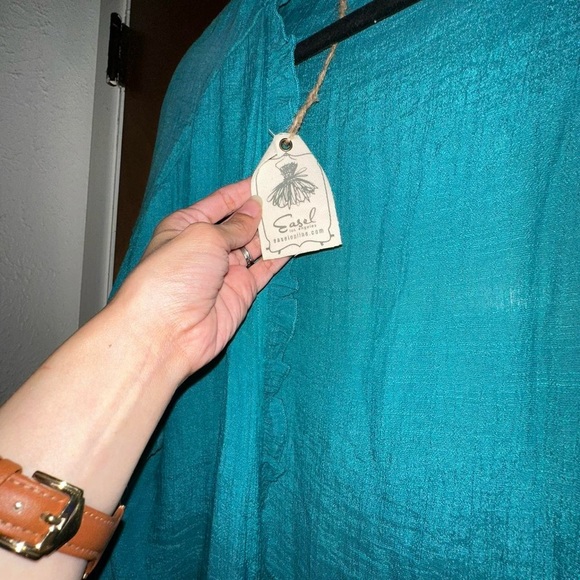 Easel Teal Tunic Top - Picture 5 of 6